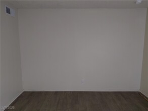 1336 N Jones Blvd in Las Vegas, NV - Building Photo - Building Photo