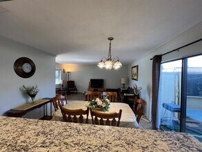 5933 Harvest Hill Rd in Dallas, TX - Building Photo - Building Photo