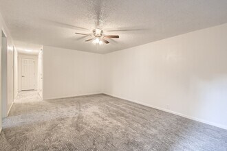 1815 S Bryant St, Unit Lower Unit in Denver, CO - Foto de edificio - Building Photo