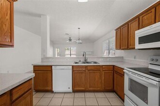 9808 Nixon Dr in McKinney, TX - Foto de edificio - Building Photo