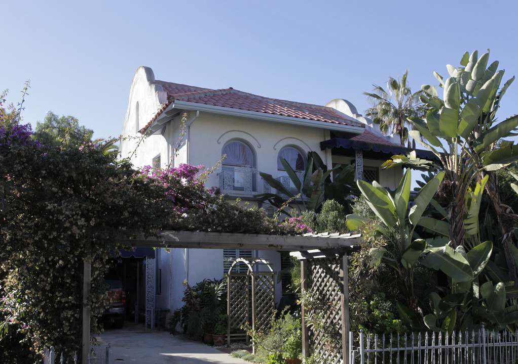 2557 C St in San Diego, CA - Foto de edificio