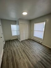 604 W Mt Morris St, Unit 1 in Mount Morris, MI - Foto de edificio - Building Photo