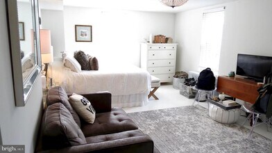 2306 Spruce St in Philadelphia, PA - Building Photo - Building Photo