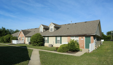 Highview Place Apartments in Columbus, OH - Building Photo - Primary Photo