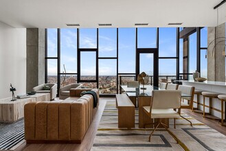 730 N Milwaukee Ave in Chicago, IL - Building Photo - Building Photo