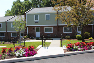 Stratton Hill Park Apartments in Worcester, MA - Foto de edificio - Building Photo