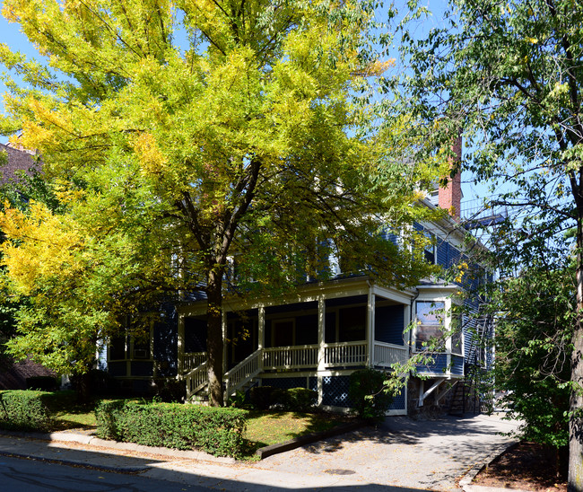 12-14 Stearns Rd in Brookline, MA - Foto de edificio - Building Photo