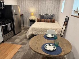 202 39th St, Unit Studio B Furnished in Manhattan Beach, CA - Building Photo