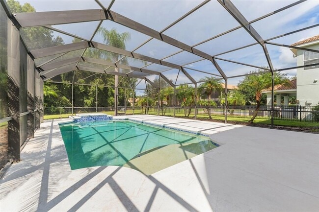 10886 Cory Lake Dr in Tampa, FL - Building Photo - Building Photo