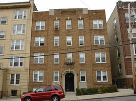 14 Bayley Ave Apartments