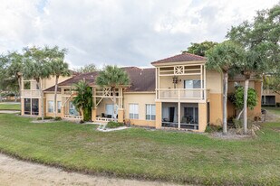Palm Lakes Condominiums in West Palm Beach, FL - Building Photo