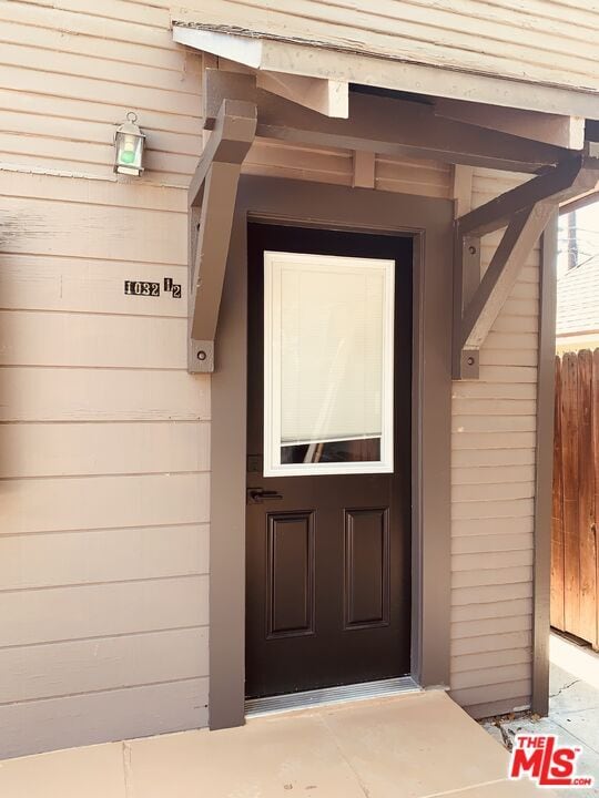 1032 S Burlington Ave in Los Angeles, CA - Building Photo - Building Photo