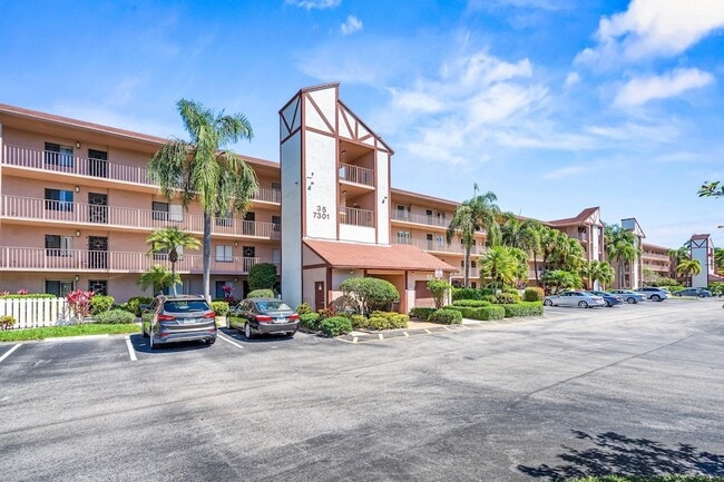 7301 Amberly Ln, Unit 304 in Delray Beach, FL - Building Photo - Building Photo