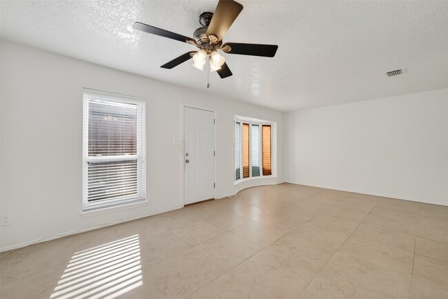 property at 8462 Leawood Blvd