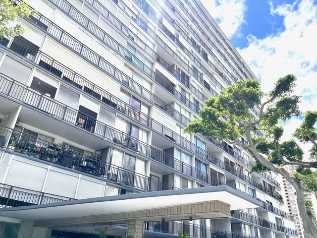 property at 1415 Victoria St