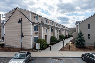 42-57 Fairfield Park in Mansfield, MA - Building Photo