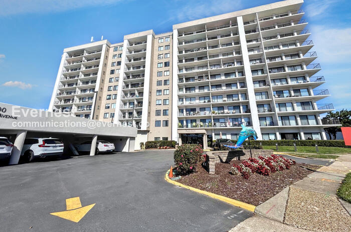 500 Pacific Ave in Virginia Beach, VA - Building Photo
