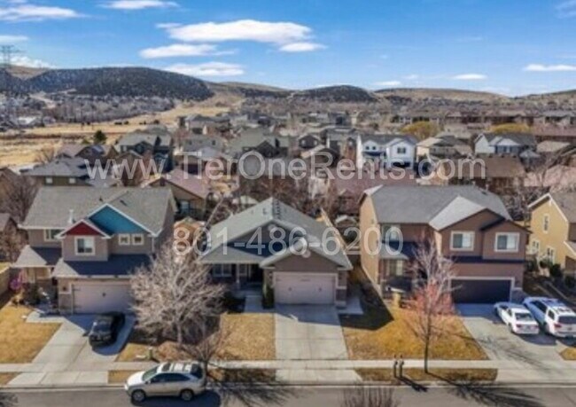 3818 E Rose Hearty Ln in Eagle Mountain, UT - Foto de edificio - Building Photo