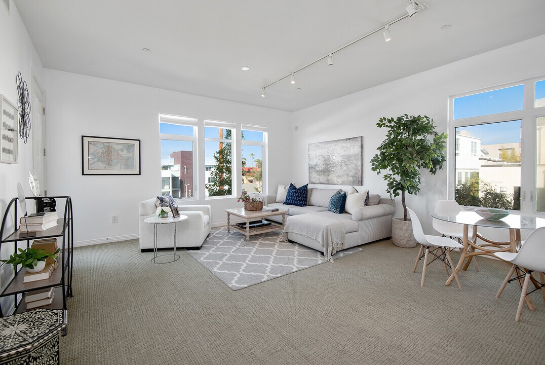 4050 Glencoe Ave in Marina Del Rey, CA - Building Photo