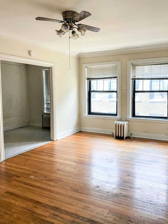 522 W Briar Pl, Unit 8I