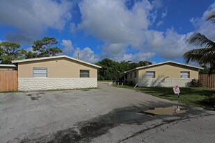 4159-4169 Sherri Ct in Lake Worth, FL - Building Photo