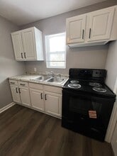 4823 NW Homestead Terrace in Riverside, MO - Building Photo - Building Photo