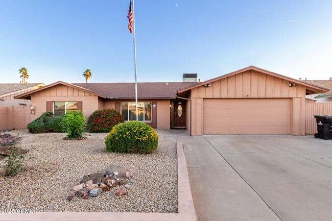 3535 W Saint Moritz Ln in Phoenix, AZ - Foto de edificio - Building Photo