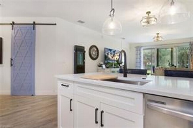 28141 Donnavid Ct in Bonita Springs, FL - Building Photo - Building Photo