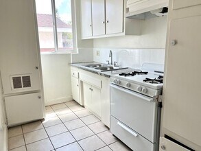 11934 Runnymede St-Unit -Runnymede in Los Angeles, CA - Building Photo - Building Photo