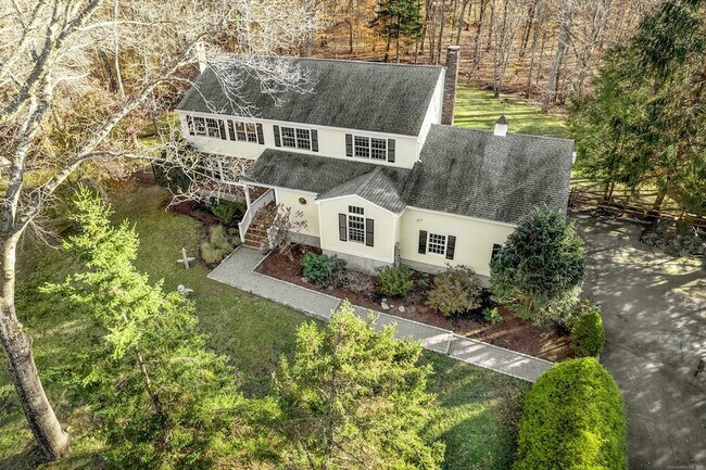 25 Osborn Farm Rd, Unit 1 in Weston, CT - Building Photo - Building Photo