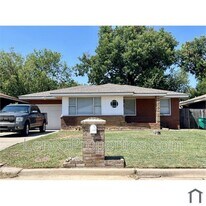 2741 SW Murray Dr in Oklahoma City, OK - Building Photo