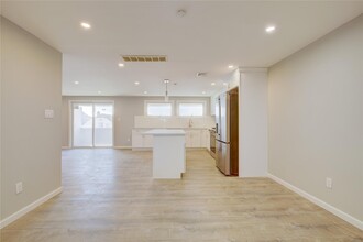 46 Kentucky St in Long Beach, NY - Building Photo - Building Photo