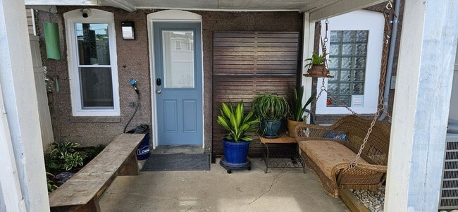 property at 4633 Kernwood Ave
