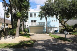 2102 Marsh Point Rd in Neptune Beach, FL - Building Photo