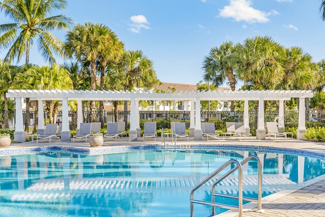 Oasis Delray Beach Apartments in Delray Beach, FL - Foto de edificio - Building Photo