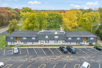 The View at Bradley in Peoria, IL - Foto de edificio - Primary Photo