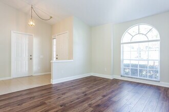 354 Hanging Moss Cir in Lake Mary, FL - Building Photo - Building Photo