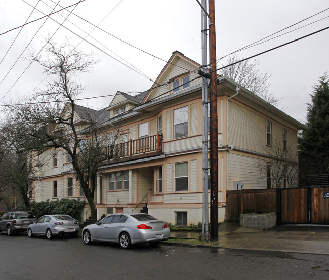 533-535 NW 18th Ave in Portland, OR - Foto de edificio - Building Photo