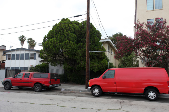 7254 Canby Ave in Reseda, CA - Building Photo - Building Photo