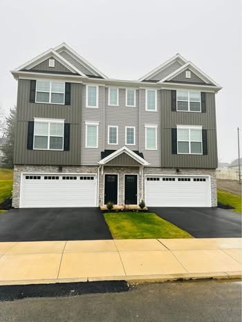 property at 39 Glenn Vw