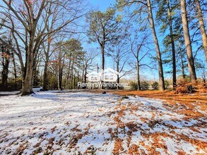 8064 Crittenden Rd in Suffolk, VA - Foto de edificio - Building Photo