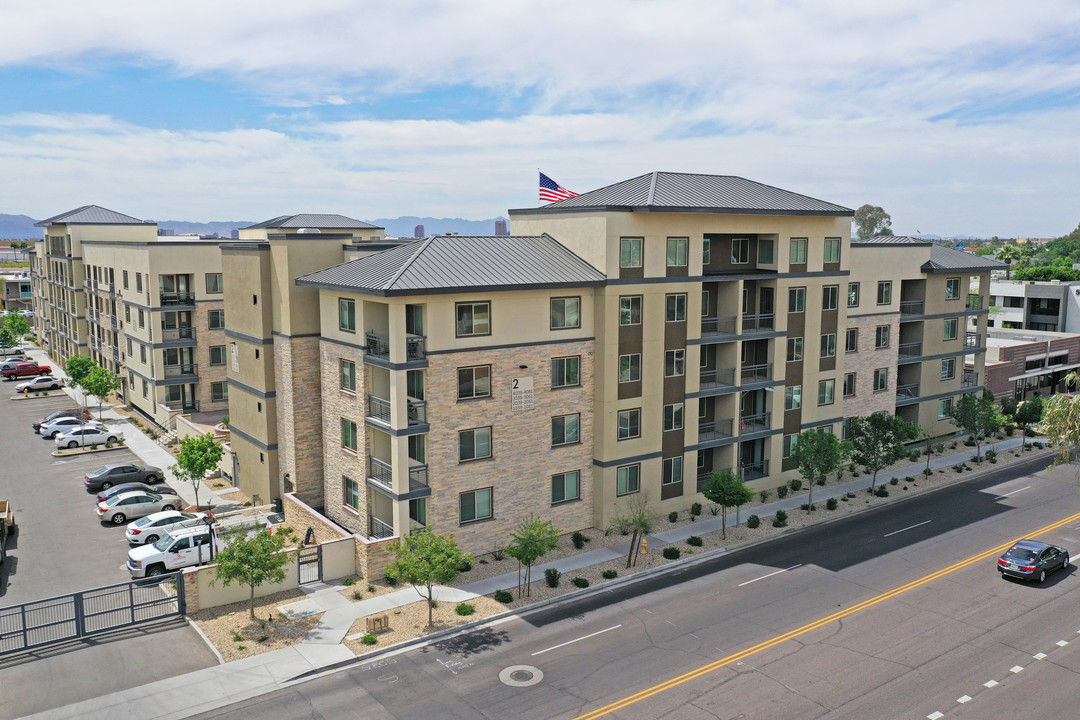 Peak 16 in Phoenix, AZ - Foto de edificio