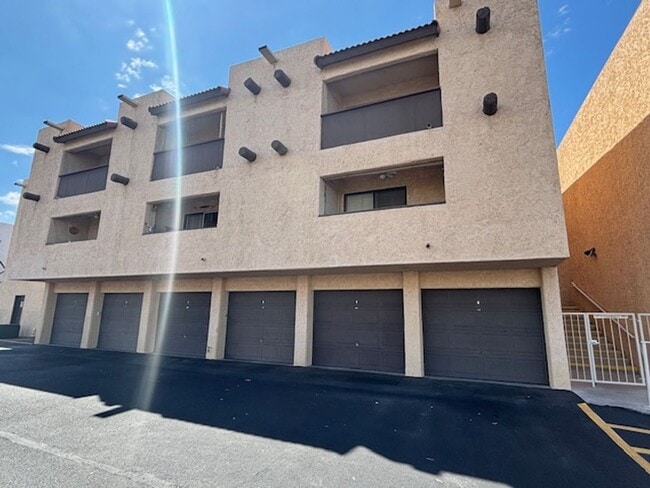property at 1806 Swanson Ave