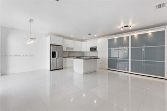 924 Doveplum Ct in Hollywood, FL - Building Photo - Building Photo