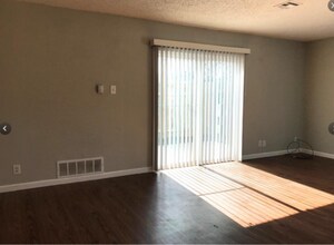 4906 West Gate Blvd in Austin, TX - Building Photo - Building Photo