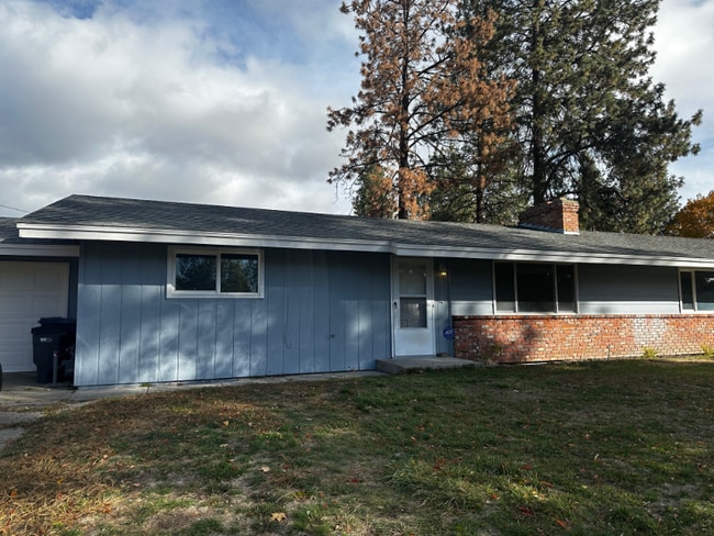 2022 E Woodlawn Dr in Spokane Valley, WA - Building Photo - Building Photo