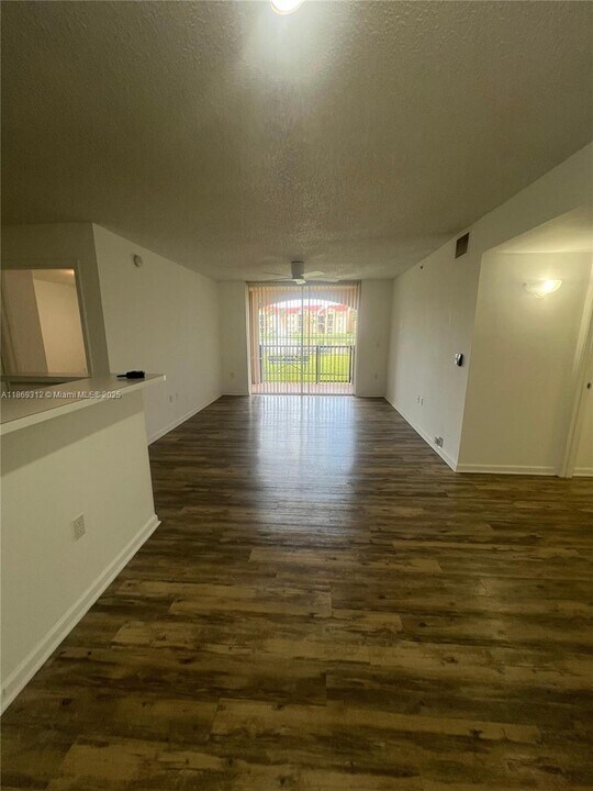 2173 Renaissance Blvd in Miramar, FL - Building Photo
