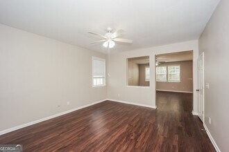 54 Brookview Dr in Newnan, GA - Building Photo - Building Photo