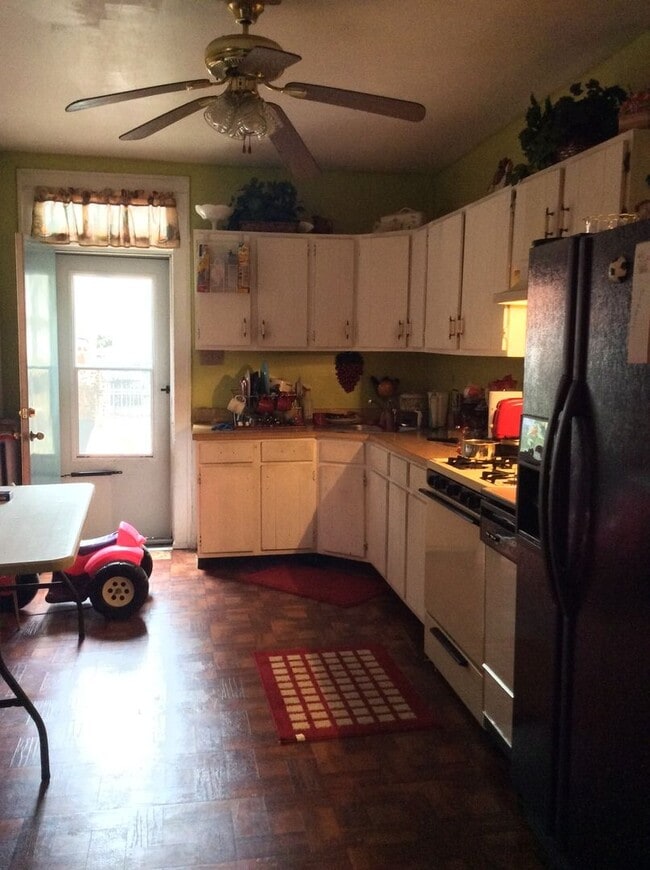 250 E King St in York, PA - Building Photo - Building Photo