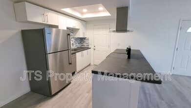 10402 S White Rock Rd in Rancho Cordova, CA - Building Photo - Building Photo